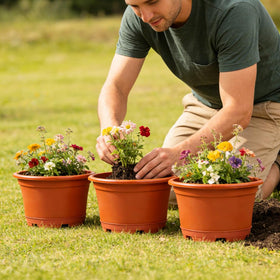 KPUVX modern simplicity planter design complements any space