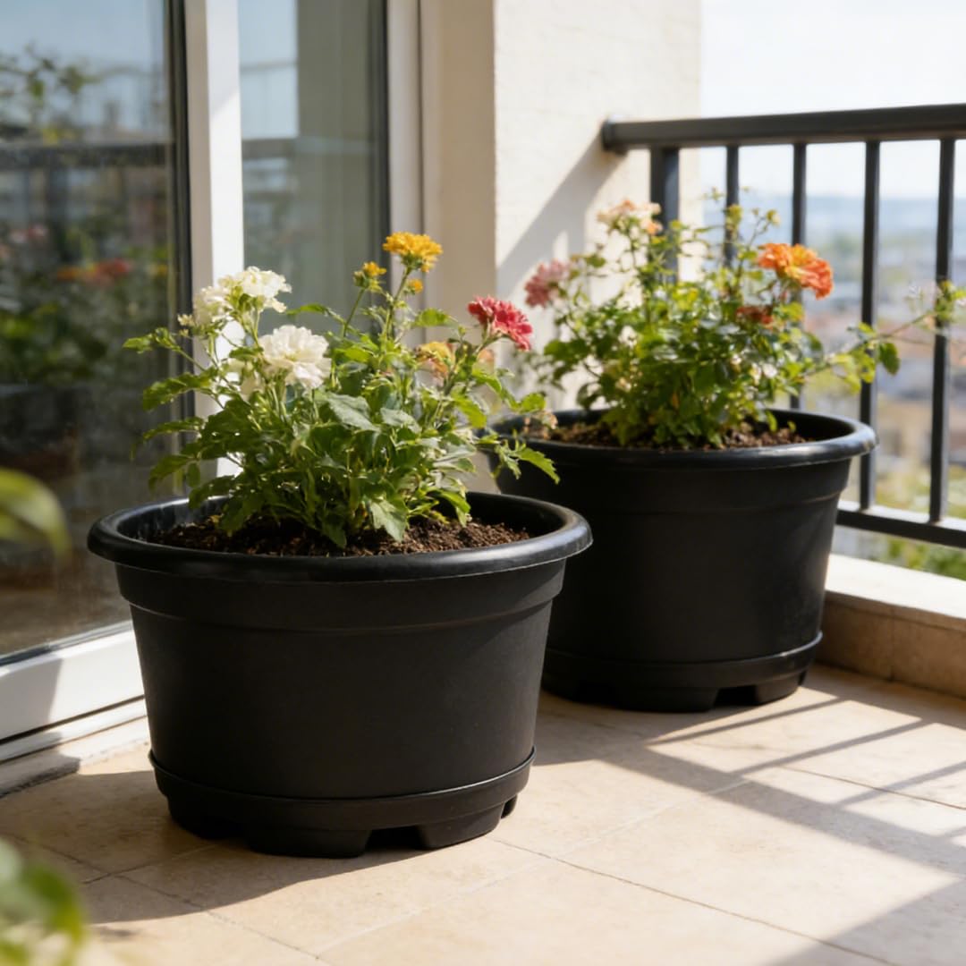 KPUVX 13-inch planters with trays ready for display.