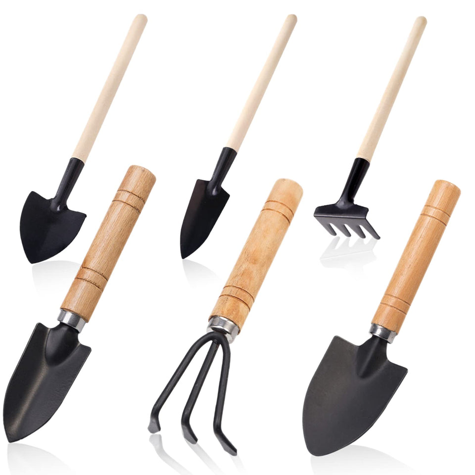 Kulusion pointed-tail shovel in set, ideal for precise potting and seed planting.