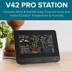 La Crosse V42-PRO-INT wind view highlights wind speed and direction for outdoor activities.