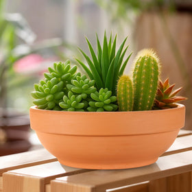 Laerjin pot ready for hand-painting for personalized decor
