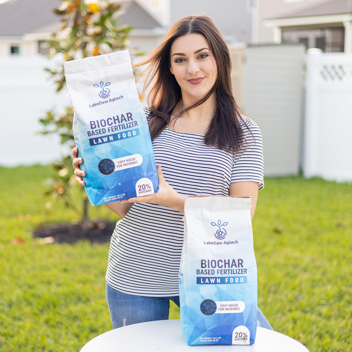 LAKEDEW Biochar Lawn Fertilizer easy-to-use bag suitable for spreaders