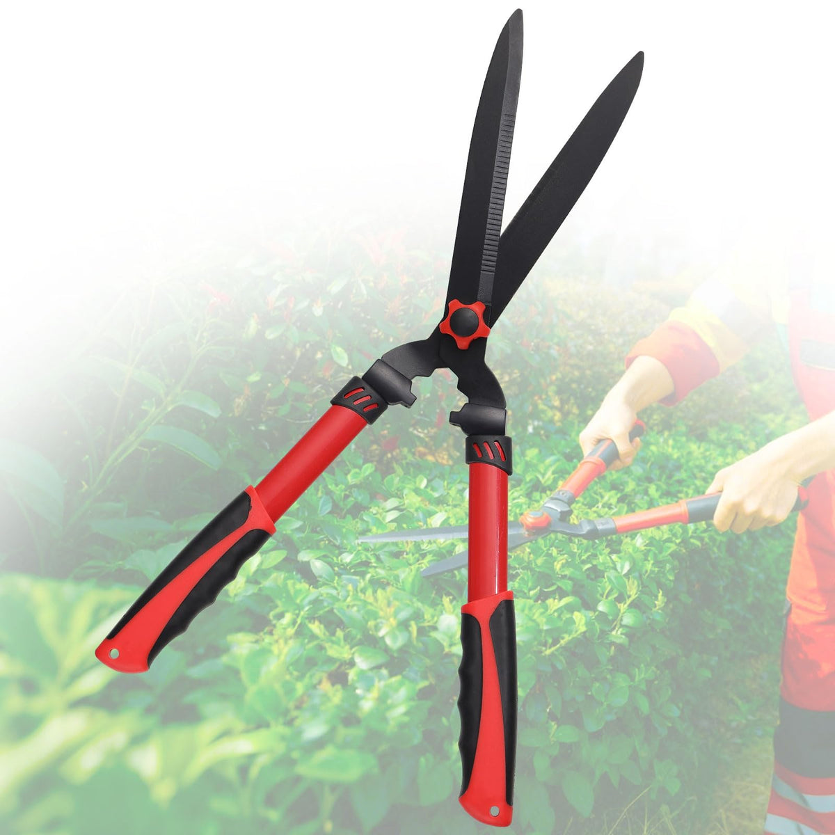 LAKEROD hedge clippers with sharp blades enable precise one-pass cuts for neat hedges.