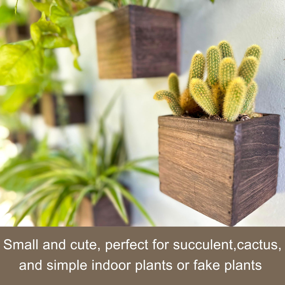 LáLáGreen fence/rail planter box adds rustic outdoor charm
