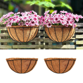 LáLáGreen wall-hanging planter in black metal, ideal for herbs and flowers, easy outdoor display.