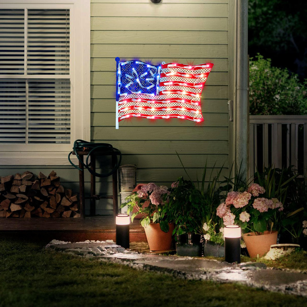 LAMPHOME red white blue window decor glows softly for nighttime celebrations.