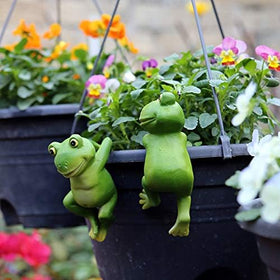 LANDOR flower pot frog decor brings cheerful garden focal points.
