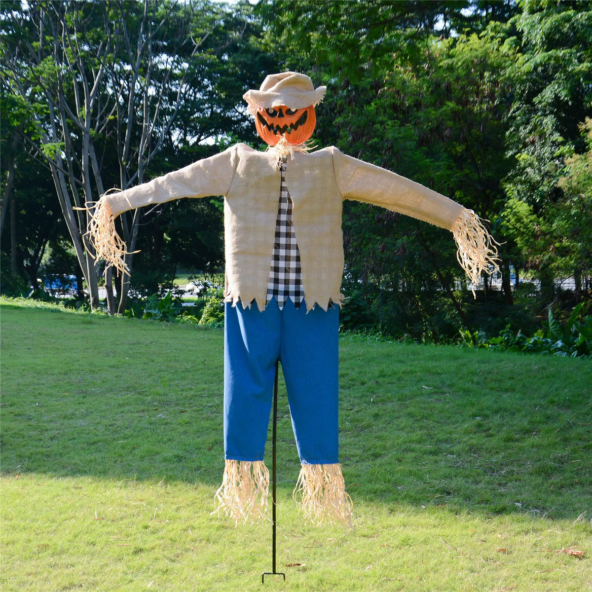 LarpGears Halloween pumpkin scarecrow on a metal stand boosts yard visibility and spooky ambiance.