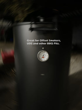 LavaLock 3-inch dial monitors 50–550°F range for versatile cooking.