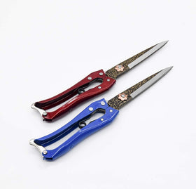 LCDCM coated wear-resistant handle minimizes slip during long grooming sessions