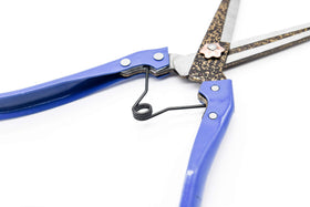 LCDCM Grass Shear ideal for manual shearing of cow, sheep, and horse.