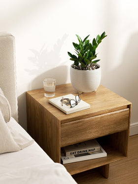 LE TAUCI pot includes silicone plug for leak prevention and tidy spaces.