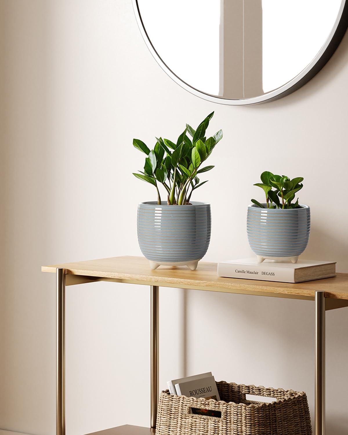 LE TAUCI glaze gray pot showcases a refined finish ideal for living rooms.