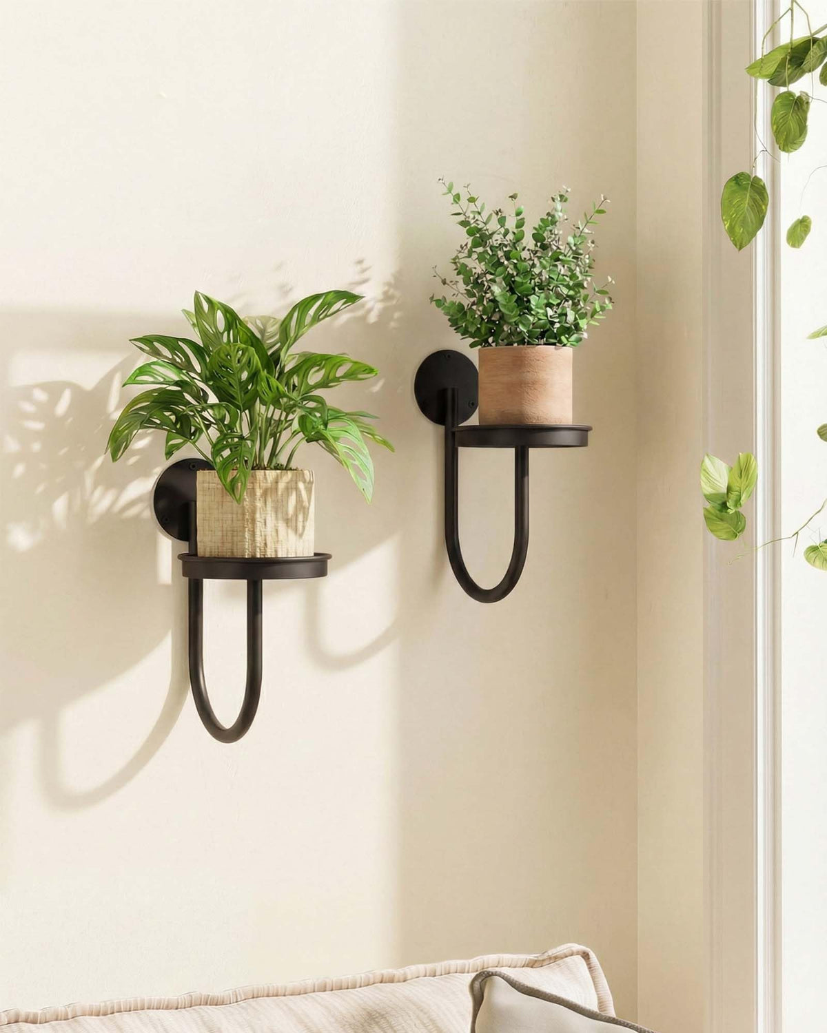 Leaflull wall planter 2-pack black maximizing vertical greenery display