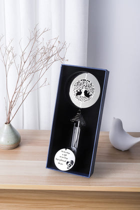 LEAVORES wind chime displays heartfelt message disc for friendship