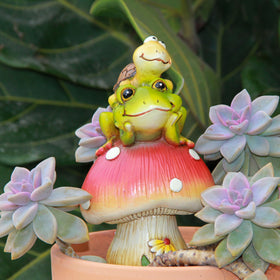Leekung outdoor resin sculpture withstands sun and rain; ideal for spring and summer displays.