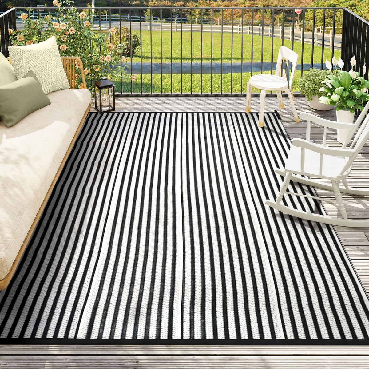 LEEVAN easy clean rug for fast cleanup after outdoor gatherings.