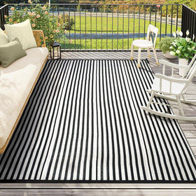 LEEVAN easy clean rug for fast cleanup after outdoor gatherings.