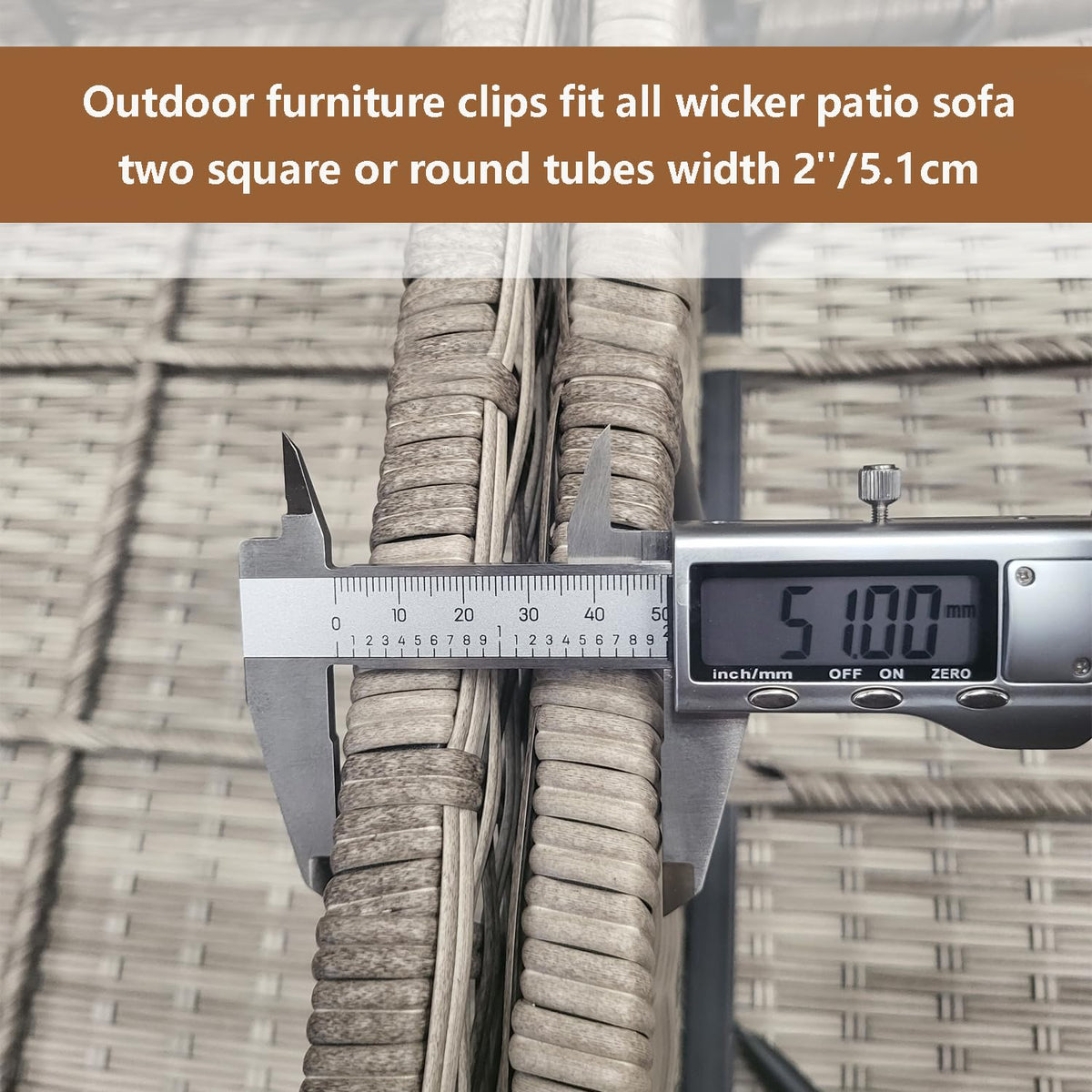 LeewooJardin hand-installation demonstrates tool-free setup for wicker furniture.