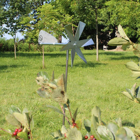 Clay-soil friendly mole deterrent windmill from Lehman's