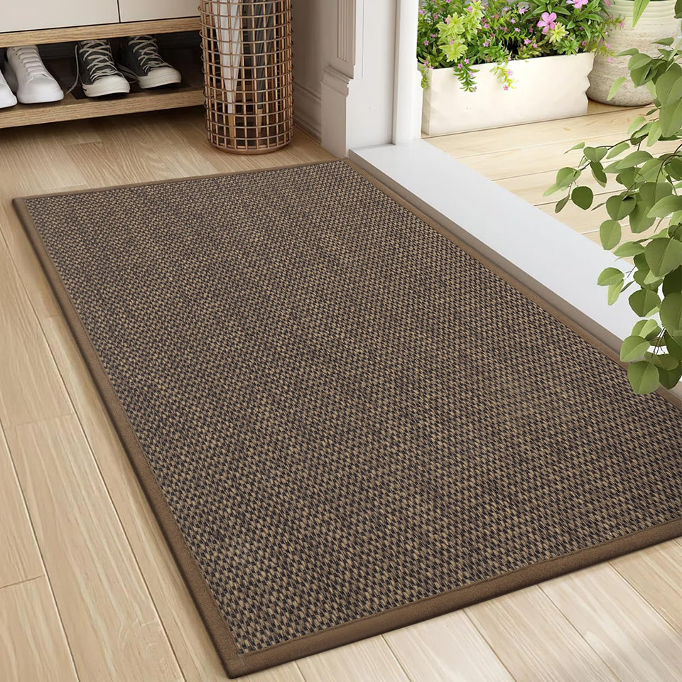 LEKEEPGO door mat front view shows absorbent fibers for quick moisture pickup.
