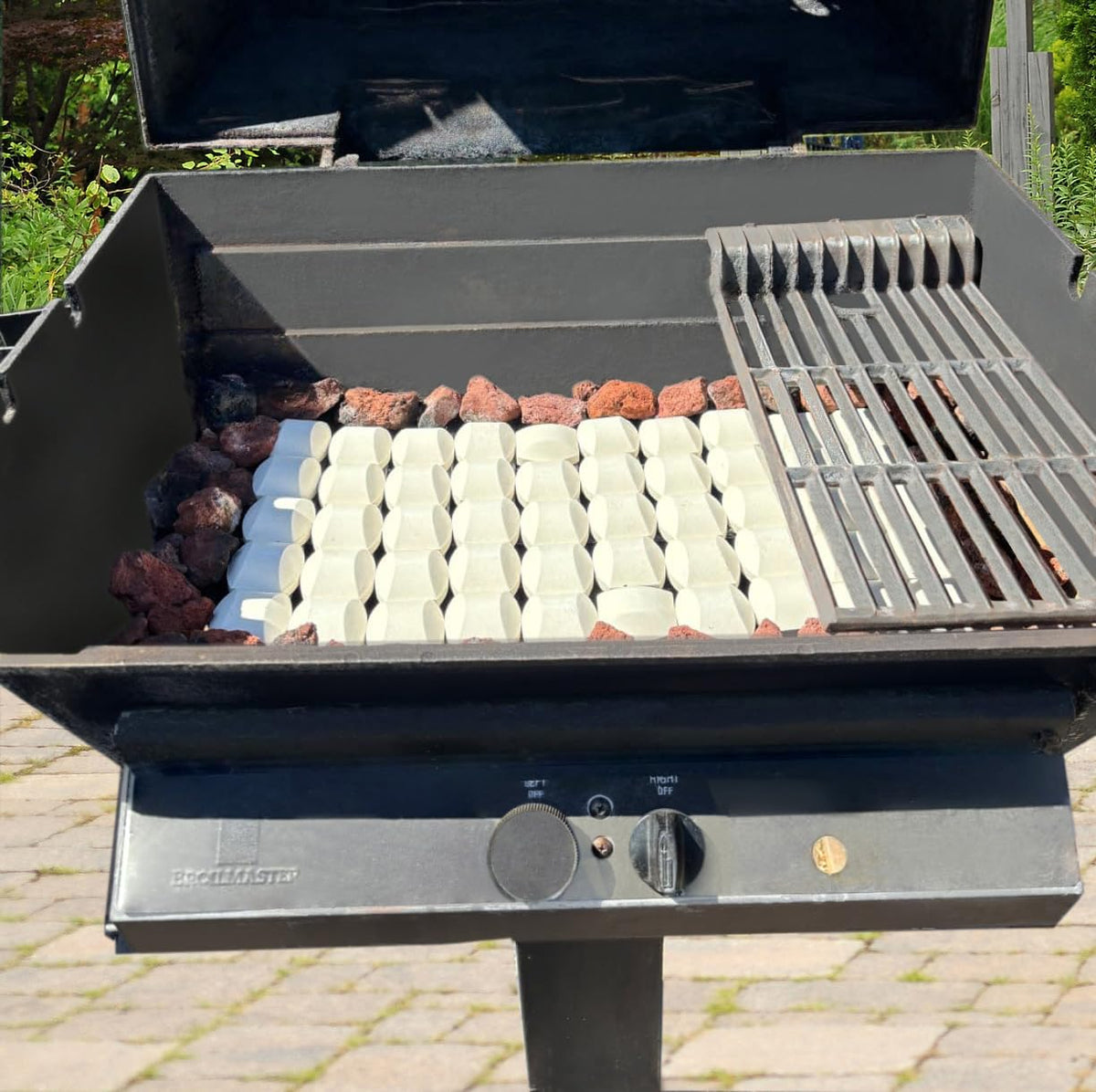 Leship briquettes provide uniform heat distribution across the cooking area.