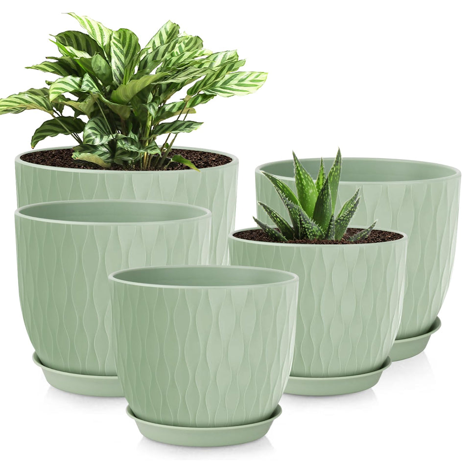 LesOASIS ripple texture pot enhances contemporary decor with practical drainage.