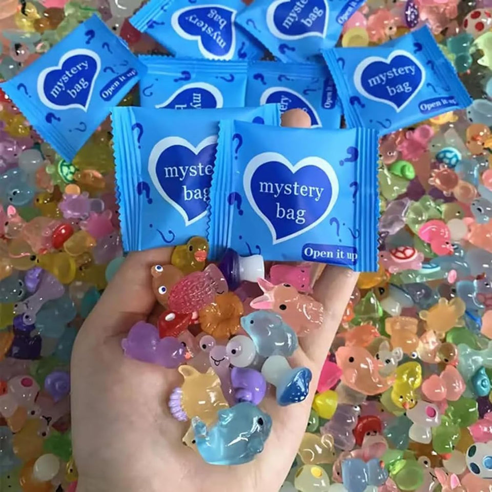 LEWELLRY mystery resin animals blind bag invites endless imaginative play and collection.