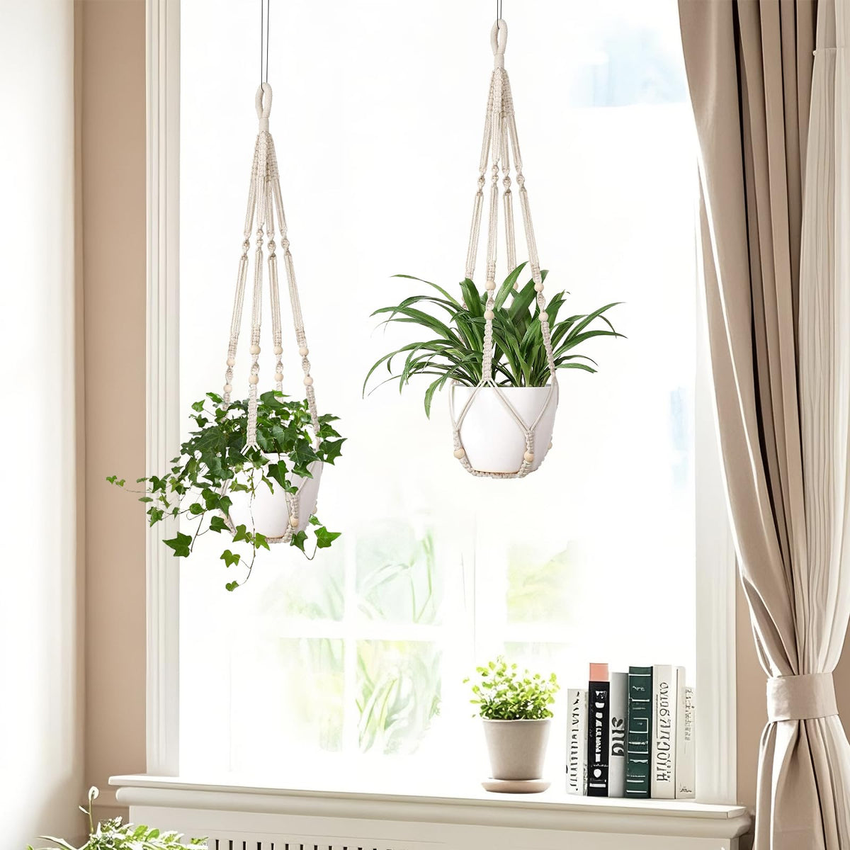 LEWESU two ceiling hooks and S-hooks simplify mounting.