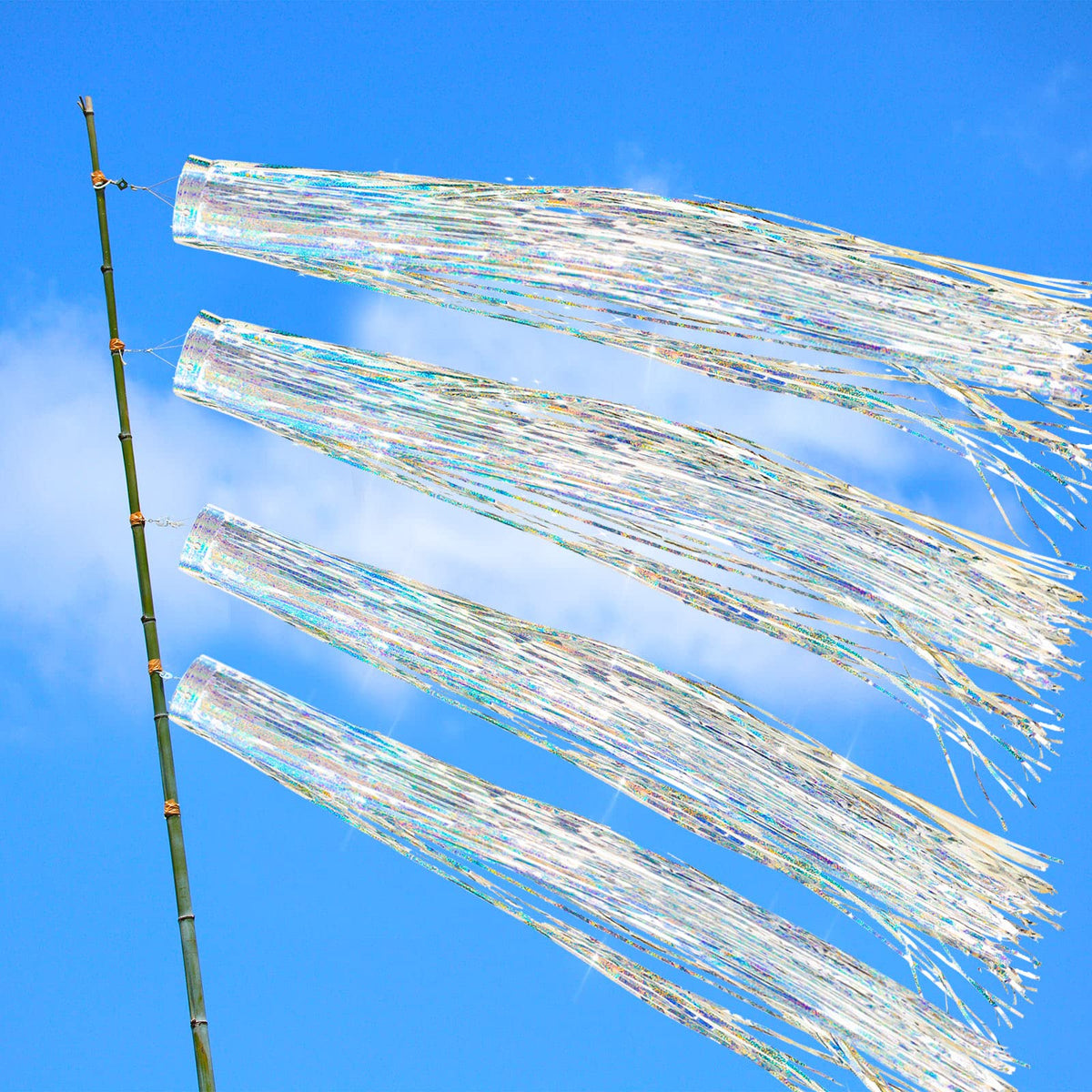 Lewtemi silver holographic windsock reflects light to deter birds.