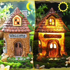Leyndo miniature signpost with bird forms a cozy storytelling focal point.