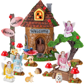Leyndo resin garden ornaments resist weather and stay durable outdoors.