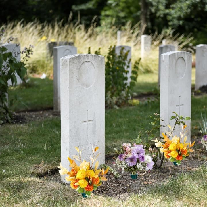 LFUTARI cemetery stake keeps artificial bouquets secure outdoors