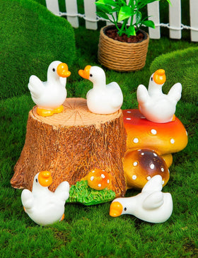 LHSYFBZ goose ornaments for DIY crafts provide compact, vivid accents.