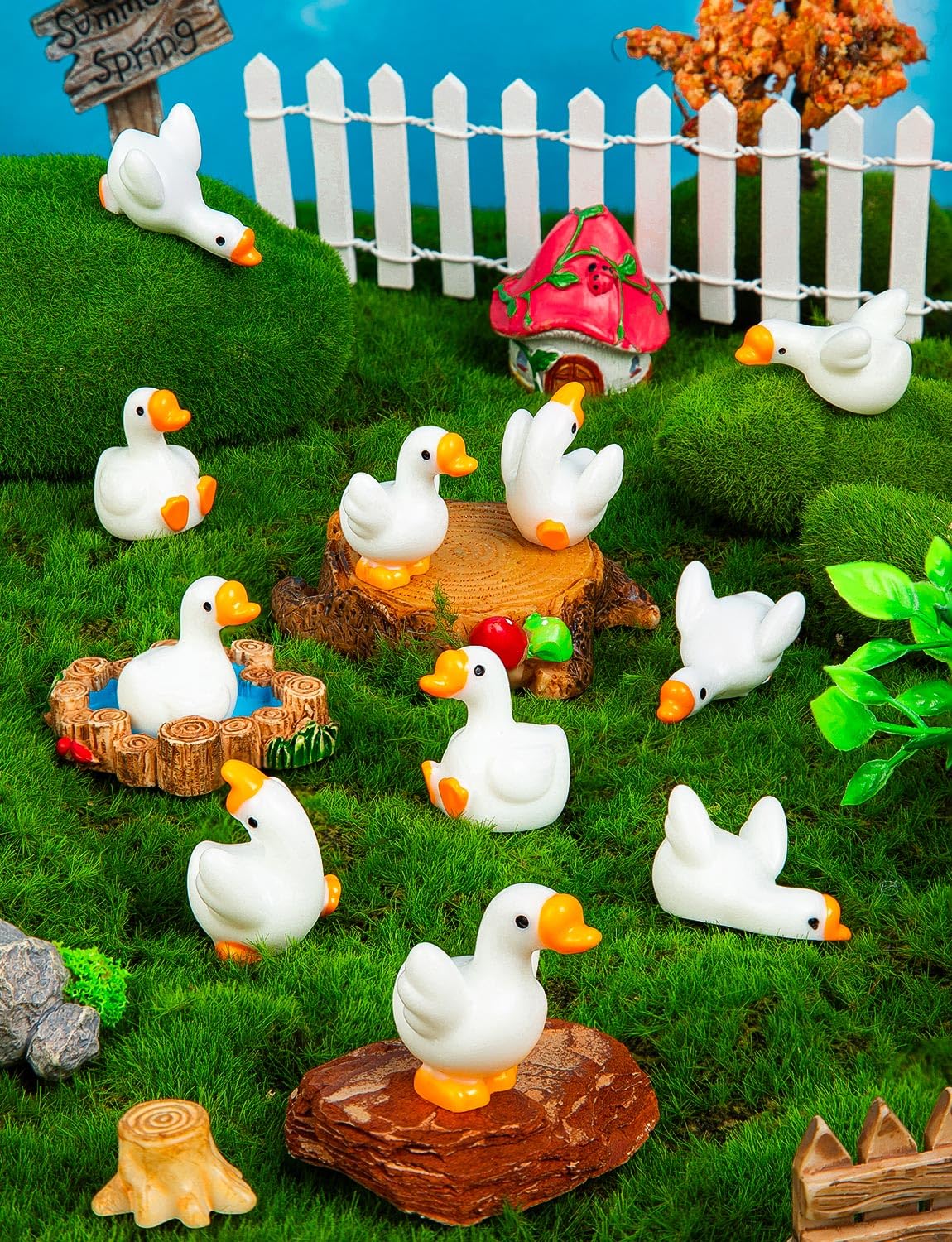 LHSYFBZ small goose decor fits desktops and cake toppers with cheerful detail.