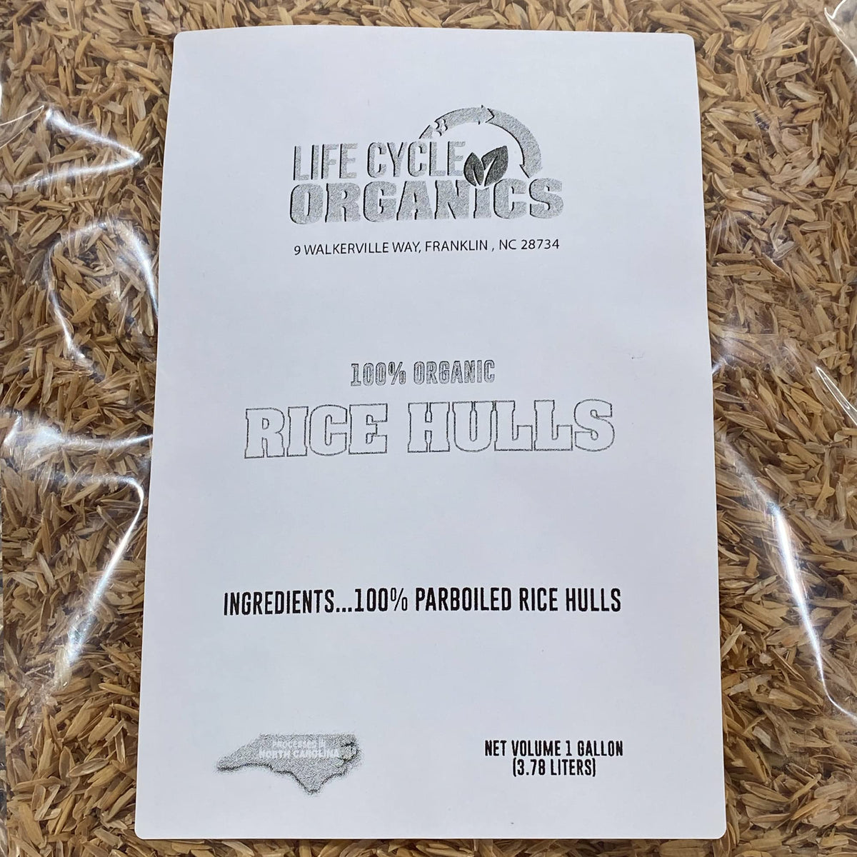 Life Cycle Organics Organic Rice Hulls drainage-demo illustrates better drainage in raised beds.