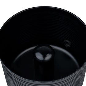 LifeSmart center stake aids organization and simplifies coil management.