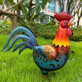 LIFFY garden patio lawn rooster statue as a charming outdoor centerpiece.