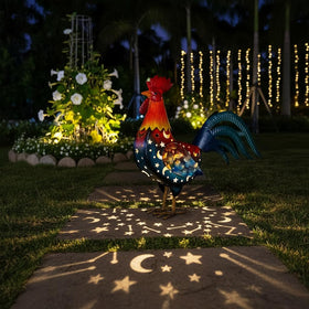 LIFFY weather-resistant rooster outdoor decor withstands rain and frost.