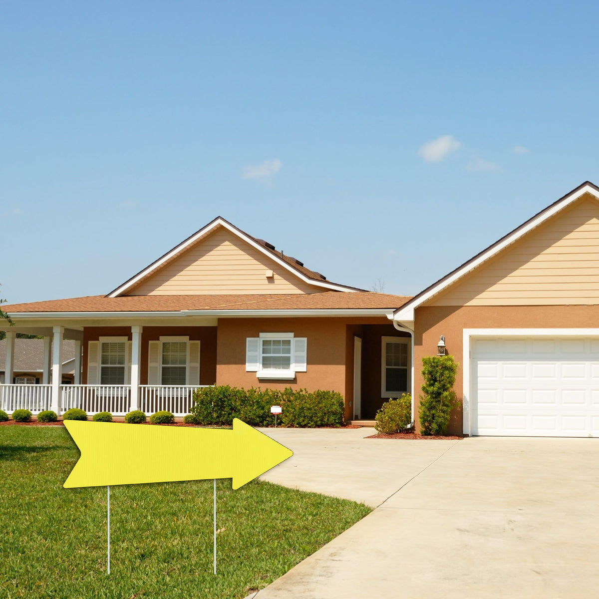 LIKOSEA Yellow arrows improve visibility at parks, courtyards, and backyards.