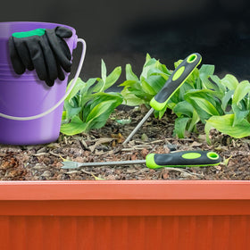 Linatikou lightweight weeding kit emphasizes portable yard garden use