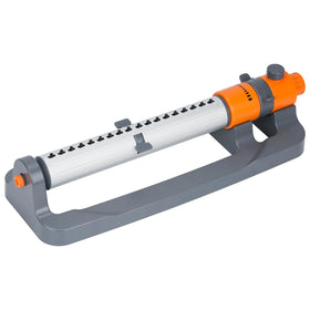 LINEX oscillating sprinkler covers large lawns evenly for lush plants.