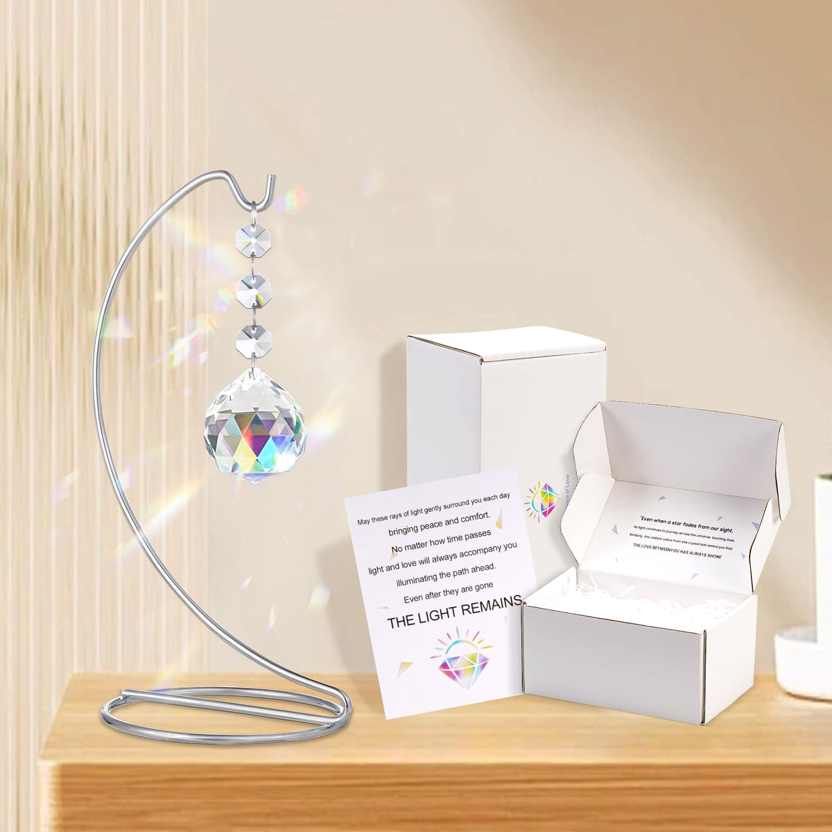LinyAlmY sun catcher 40mm crystal highlights light and creates gentle reflections.