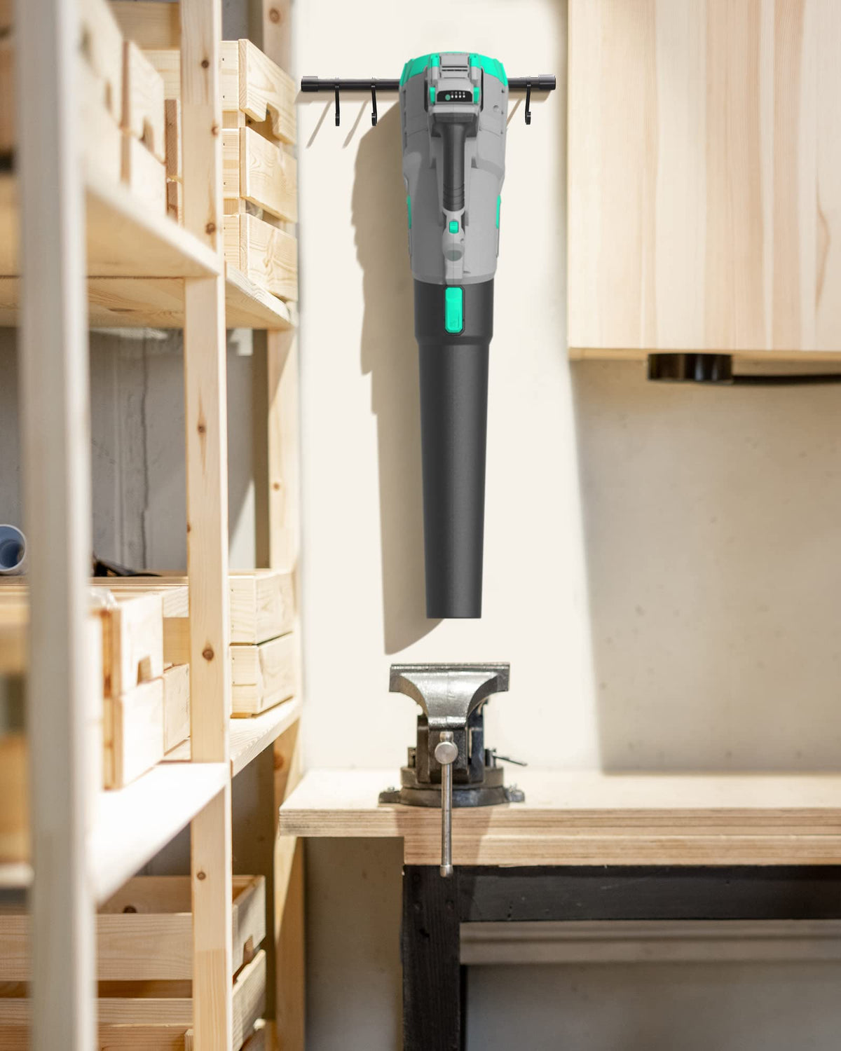 LiTHELi 1-hour fast charger minimizes downtime between sessions.