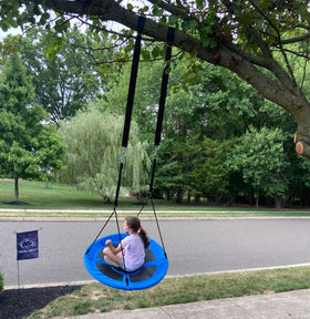 LIVEKOOQ quick-setup swing strap enables tool-free installation