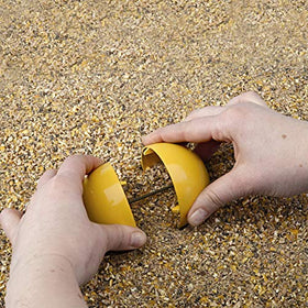 Lixit chick feeder close-up of reservoir unscrews for easy cleaning.
