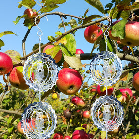 LIZOIDZSM reflective discs brighten outdoor spaces while deterring birds.