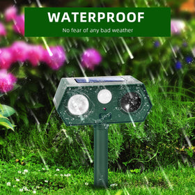 LNYUHAD Sonic Fortress Pro solar panel powering energy flow for outdoor use