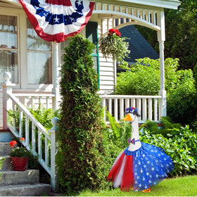 Locmeo 23-inch goose display becomes a festive centerpiece with easy dress-up.