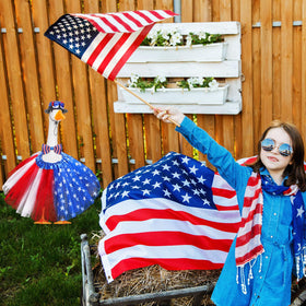 Locmeo easy-dress goose outdoor display for quick, reusable patriotic accents.
